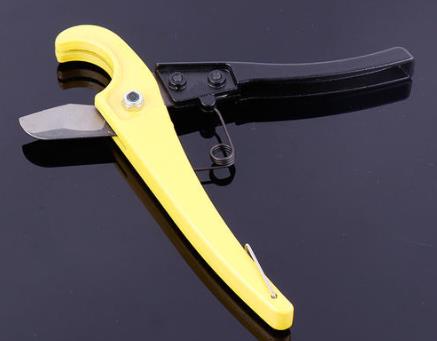 水管快剪好還是專業(yè)剪好？最大的區(qū)別就是只是這點(diǎn)